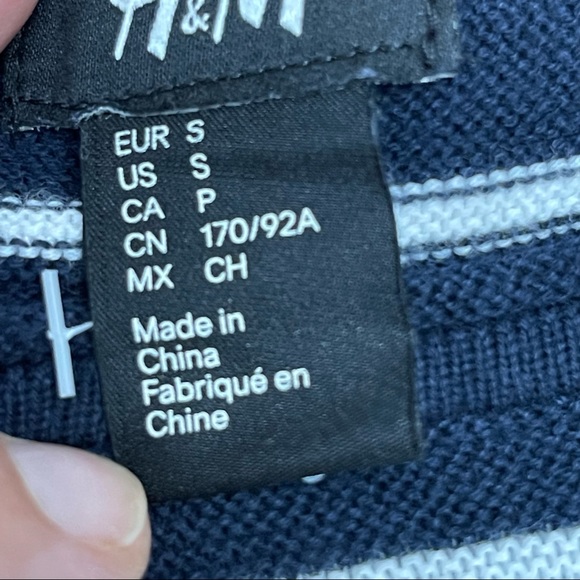 H & M | MEN’S L/S SWEATER | SZ S | DARK BLUE/WHITE | NWOT | - Picture 6 of 7